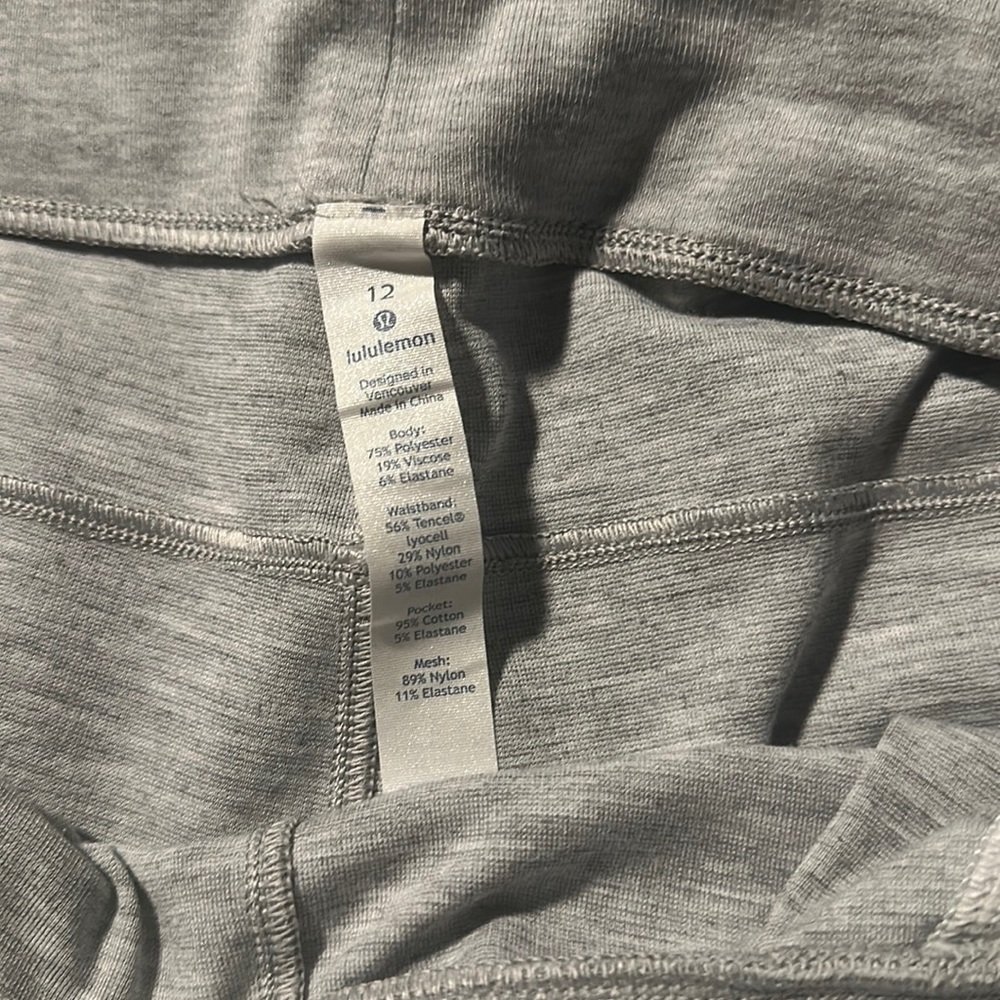 Lululemon crops